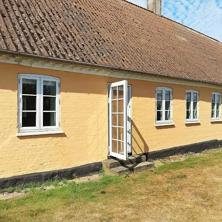 7 Person In Faaborg-by Traum *